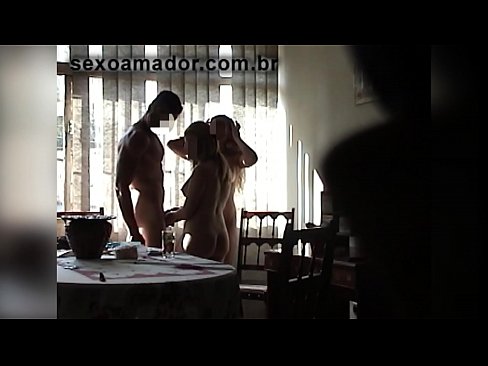 ❤️ Mmekọahụ enyi na-akpọ a ibu nwoke na a threesome na ya ❤️ Ihe na-akpali agụụ mmekọahụ n'ụlọ ﹏